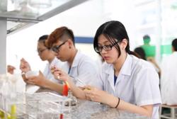 Đề xuất chính sách hỗ trợ sinh viên ngành y như ngành sư phạm