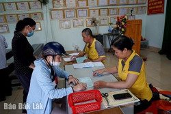 Người hưởng lương hưu, trợ cấp bảo hiểm xã hội qua tài khoản ATM cập nhật thông tin sinh trắc học và giấy tờ tuỳ thân theo quy định