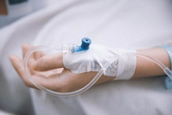 Hậu quả khôn lường vì tự ý truyền dịch tại nhà
