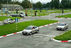 Có nên đưa giấy phép lái xe hạng B1, B2 về cùng hạng B?