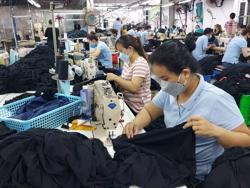 Trình Chính phủ tăng lương tối thiểu vùng 6% từ 1-7