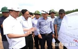 Chủ tịch UBND tỉnh Phạm Ngọc Nghị kiểm tra Dự án đầu tư xây dựng đường Hồ Chí Minh đoạn tránh phía Đông TP. Buôn Ma Thuột
