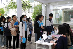 ‘Chạy đua’ tổ chức kỳ thi riêng: Thí sinh có được lợi?
