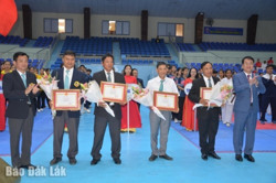 300 võ sĩ tranh tài tại Giải vô địch Karate miền Trung - Tây Nguyên