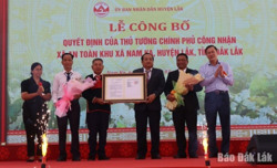 Nam Ka vinh dự đón nhận Quyết định của Thủ tướng Chính phủ công nhận là xã An toàn khu