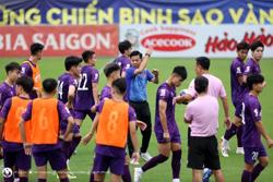 Các giải chuyên nghiệp tạm dừng vì CẤN LỊCH ĐẤU đội tuyển trẻ: Cách làm bóng đá... chỉ có ở Việt Nam!
