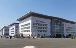 Nghịch tử 2 tay 2 dao chém mẹ tới tấp: Nhiều vết thương khó bình phục