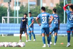 HLV Hoàng Anh Tuấn làm mới U23 Việt Nam