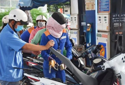 Giá xăng RON95 tăng 78 đồng/lít, dầu diesel giảm 36 đồng/lít