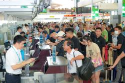 Yêu cầu thanh tra giá vé máy bay tăng cao