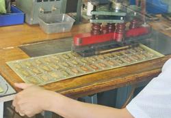 Giá vàng miếng SJC lao dốc chỉ còn 82 triệu đồng/lượng