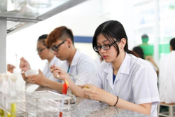 Khối C, D ứng tuyển vào trường Y: Nhiều thí sinh băn khoăn