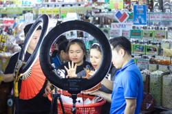 Đưa livestream bán hàng vào khuôn khổ: Tránh bỏ lọt thuế