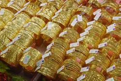 Giá vàng nhẫn tiếp tục tăng, giá USD tự do ở vùng đỉnh