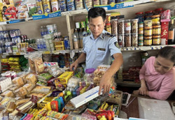 Nhiều biện pháp bình ổn chặn giá tăng theo lương