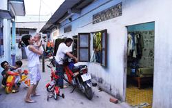 Tăng lương, người lao động có đủ sống?