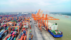 Việt Nam xuất siêu hơn 14 tỷ USD