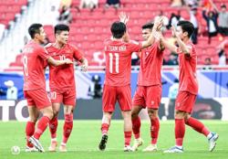 HLV Kim Sang-sik công bố danh sách tuyển Việt Nam đấu Nga, Thái Lan