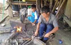 Nghề rèn truyền thống của người Xê Đăng ở Quảng Nam