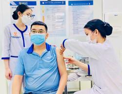Gần 15.000 người tiêm vắc-xin sốt xuất huyết sau 5 ngày ra mắt
