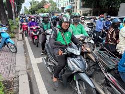 Khốc liệt thị trường gọi xe công nghệ