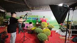 Đua nhau livestream bán hàng dịp Tết