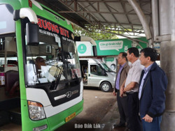 Kiểm tra công tác phục vụ hành khách dịp Tết Nguyên đán Ất Tỵ tại Bến xe liên tỉnh Đắk Lắk