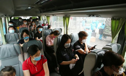 Từ 2025, người đi xe khách có thể bị phạt nếu có những hành vi này